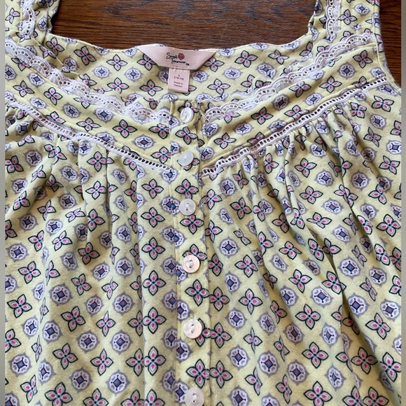 Sale 2 for $8 Secret Treasures Sleeveless Square Neckline Nightgown - Picture 6 of 13